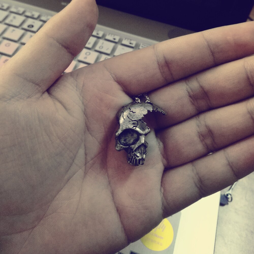 Broken-Damaged-Half-Face-Skull-Pendant-Necklace-Men's-Fashion-Biker-Rock-Punk-Jewelry-Antique-Silver-Color,-Chain-length-45cm Broken Damaged Half Face Skull Pendant Necklace Men's Fashion Biker Rock Punk Jewelry Antique Silver Color, Chain length 45cm